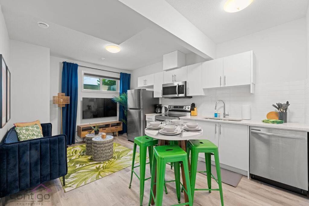 Holiday home Jungle House, Aircon, Sleeps 8, Near Wem & Dt!