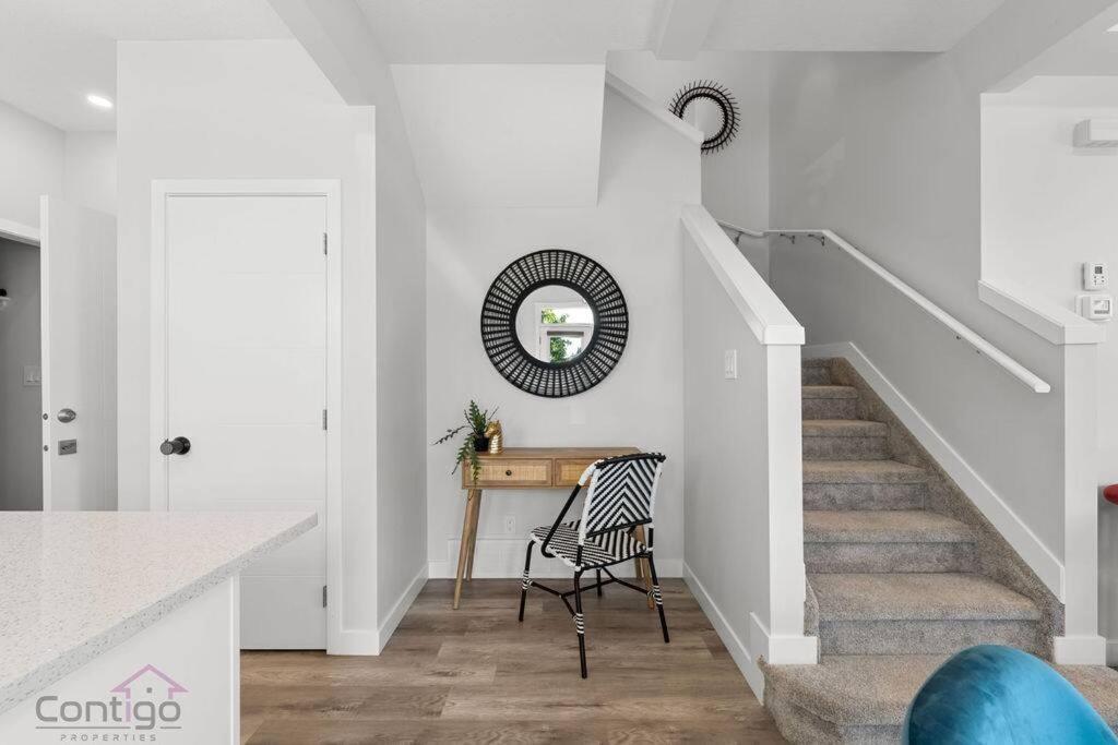 Jungle House, Aircon, Sleeps 8, Near Wem & Dt! Edmonton
